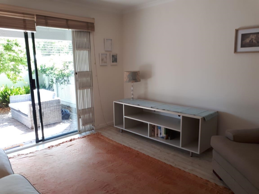 To Let 2 Bedroom Property for Rent in Vredehoek Western Cape